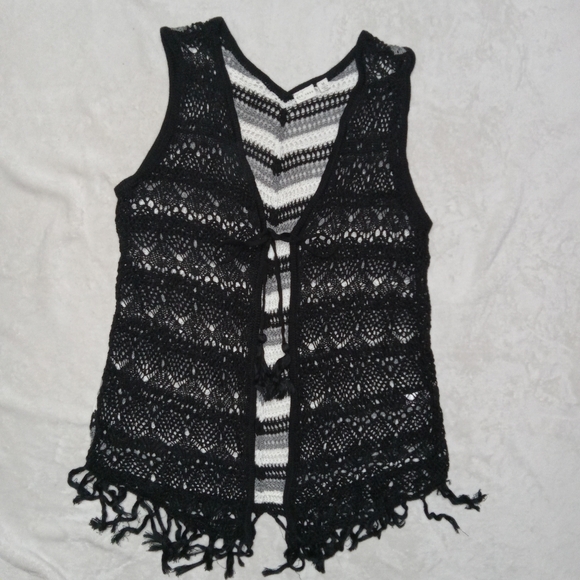 Cato Sweaters - Cato Crochet Knit Front Tie Cover Up Fringe Vest sz Medium